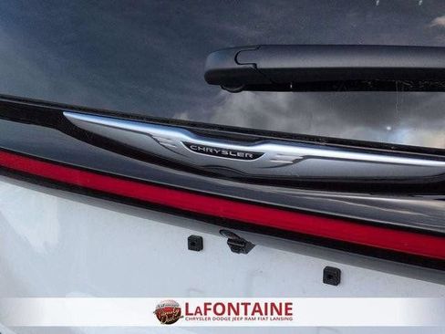 New 2026 Chrysler Pacifica Select AWD/4WD image 9