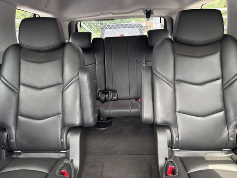 Used 2020 Cadillac Escalade Premium Luxury w/ Escalade Sport Edition RWD image 5