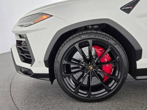 Used 2022 Lamborghini Urus AWD/4WD image 9