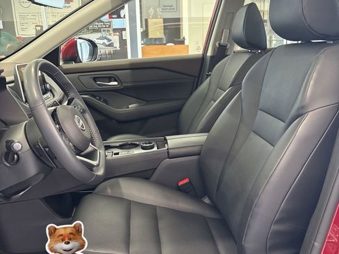 Used 2023 Nissan Rogue SV w/ SV Premium B Package image 2