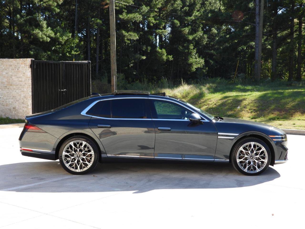 Used 2023 Genesis G90 3.5T AWD/4WD image 60