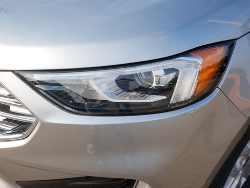 Used 2021 Ford Edge SEL AWD/4WD image 16