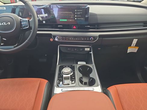 New 2026 Kia Carnival EX FWD image 15
