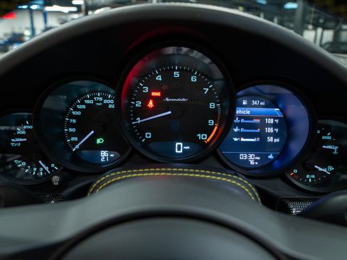 Used 2019 Porsche 911 Speedster RWD image 28