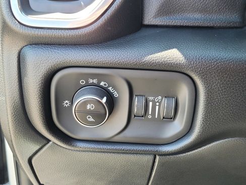 New 2026 RAM 2500 Laramie AWD/4WD image 26