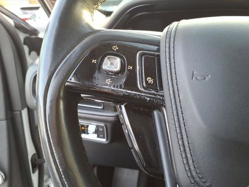 Used 2020 Lincoln Aviator Reserve w/ Equipment Group 202A image 18