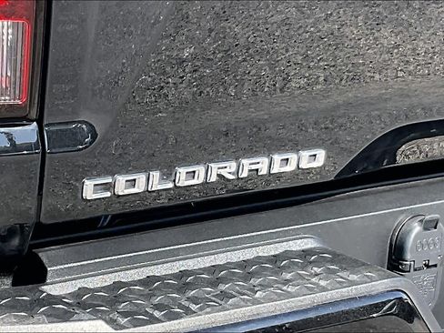 Used 2024 Chevrolet Colorado ZR2 w/ Technology Package AWD/4WD image 10