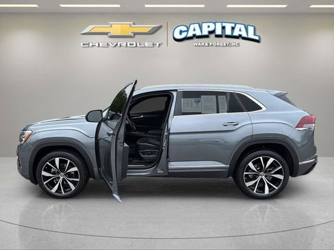 Used 2024 Volkswagen Atlas Cross Sport SEL Premium R-Line AWD/4WD image 9