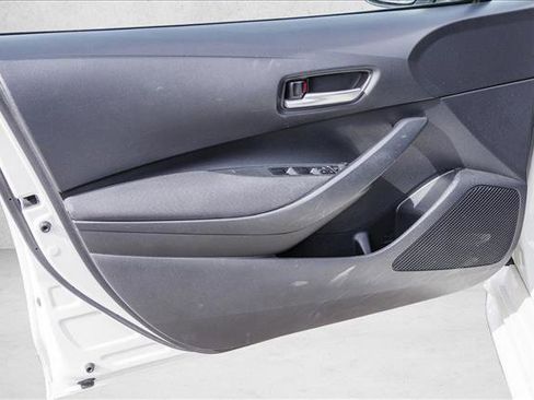 Used 2020 Toyota Corolla LE image 12