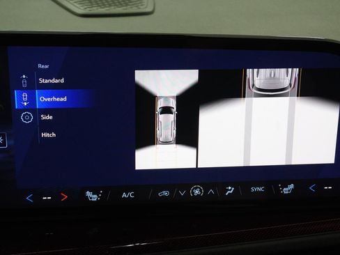 New 2026 Chevrolet Traverse Z71 w/ Enhanced Driving Package AWD/4WD image 30
