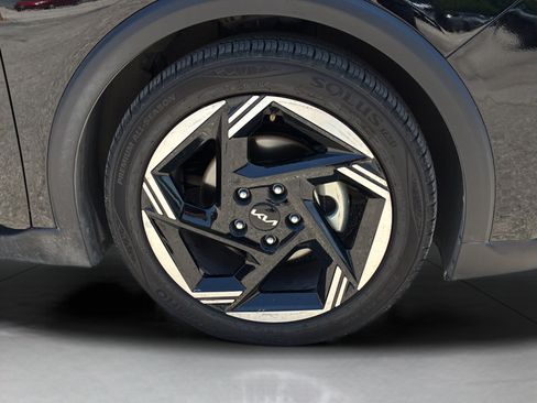 Certified 2025 Kia K4 EX FWD image 31