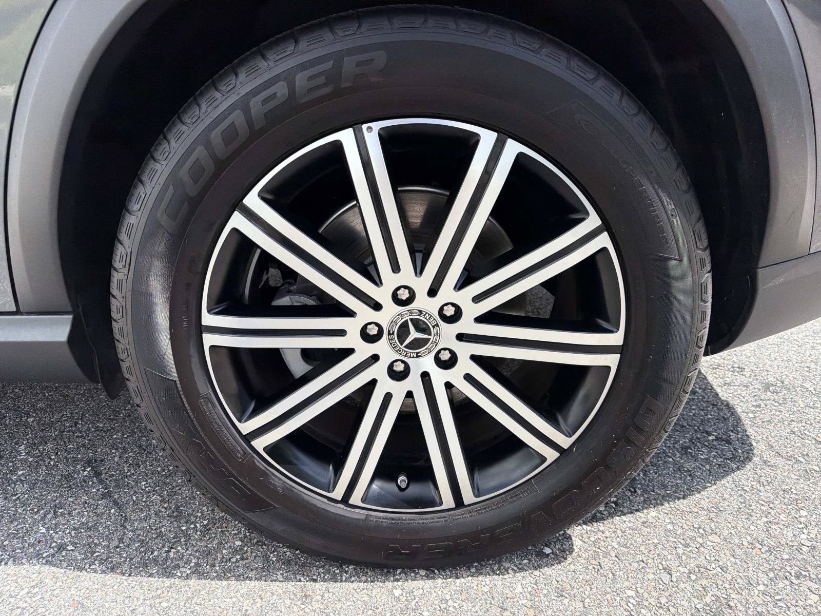 Certified 2025 Mercedes-Benz GLE 450 4MATIC w/ Winter Package image 10