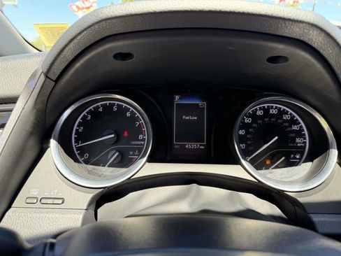 Used 2019 Toyota Camry SE w/ Protection Package (Q2) FWD image 27