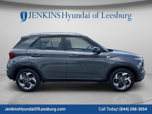 New 2026 Hyundai Venue SEL FWD image 3