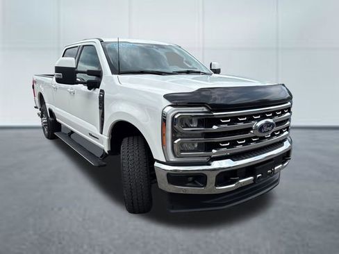 Used 2023 Ford F350 Lariat w/ Lariat Ultimate Package AWD/4WD image 5