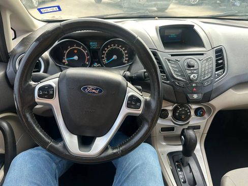Used 2014 Ford Fiesta SE FWD image 5