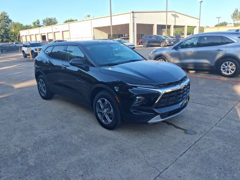 Used 2025 Chevrolet Blazer LT FWD image 6