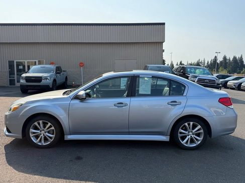 Used 2014 Subaru Legacy 2.5i Limited w/ Moonroof Package AWD/4WD image 4
