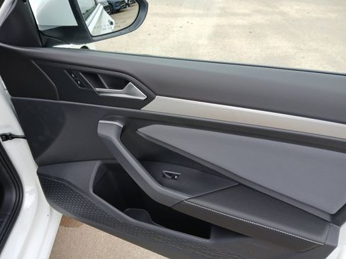 New 2026 Volkswagen Jetta SE FWD image 23