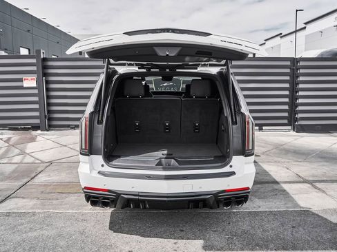 Used 2025 Cadillac Escalade V image 24