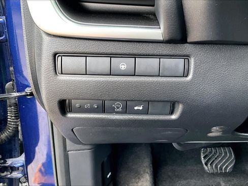 Used 2023 Nissan Rogue SV w/ SV Premium B Package FWD image 34
