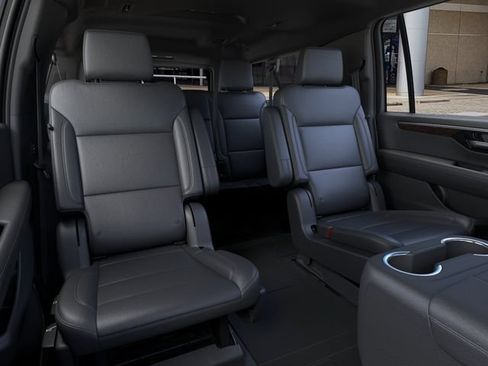 New 2026 Chevrolet Suburban Z71 w/ Comfort Package AWD/4WD image 17