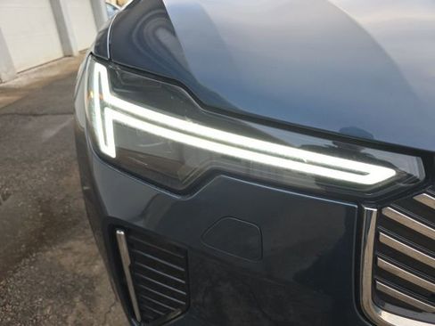 Certified 2025 Volvo XC90 B5 Plus image 13