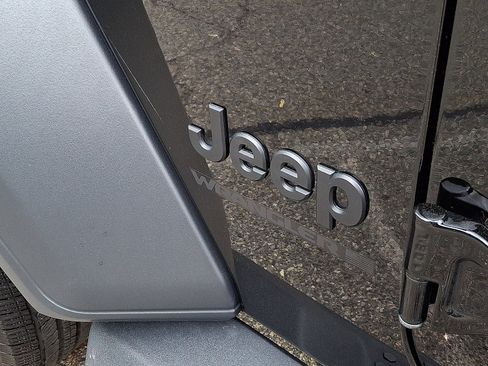 Used 2023 Jeep Wrangler Unlimited Sport AWD/4WD image 29