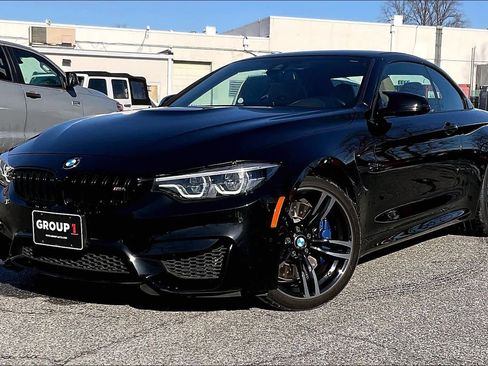 Used 2018 BMW M4 Convertible w/ Competition Package image 32