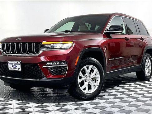 Used 2023 Jeep Grand Cherokee Limited AWD/4WD image 2