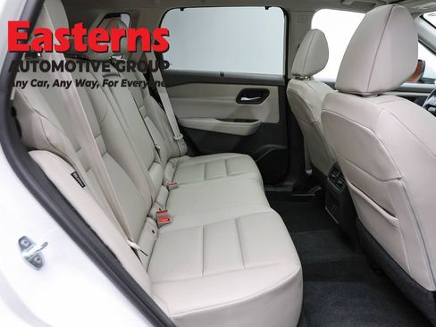 Used 2023 Nissan Rogue SV w/ SV Premium B Package AWD/4WD image 24