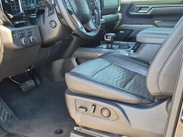 Used 2024 Chevrolet Silverado 1500 ZR2 w/ Technology Package AWD/4WD image 18