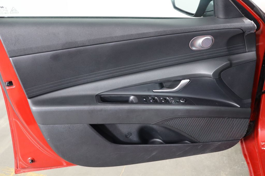 Used 2021 Hyundai Elantra Blue FWD image 18