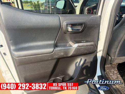 Used 2021 Toyota Tacoma Limited AWD/4WD image 25