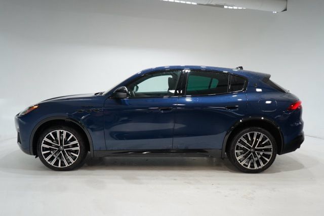 Certified 2025 Maserati Grecale Modena AWD/4WD image 4