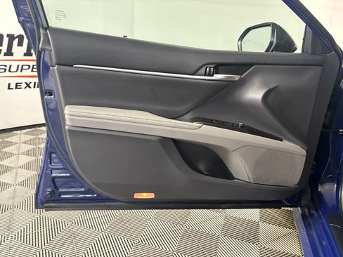 Used 2023 Toyota Camry XLE FWD image 8