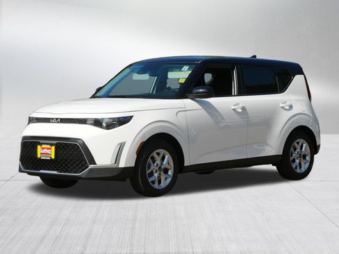 Certified 2024 Kia Soul S FWD image 3