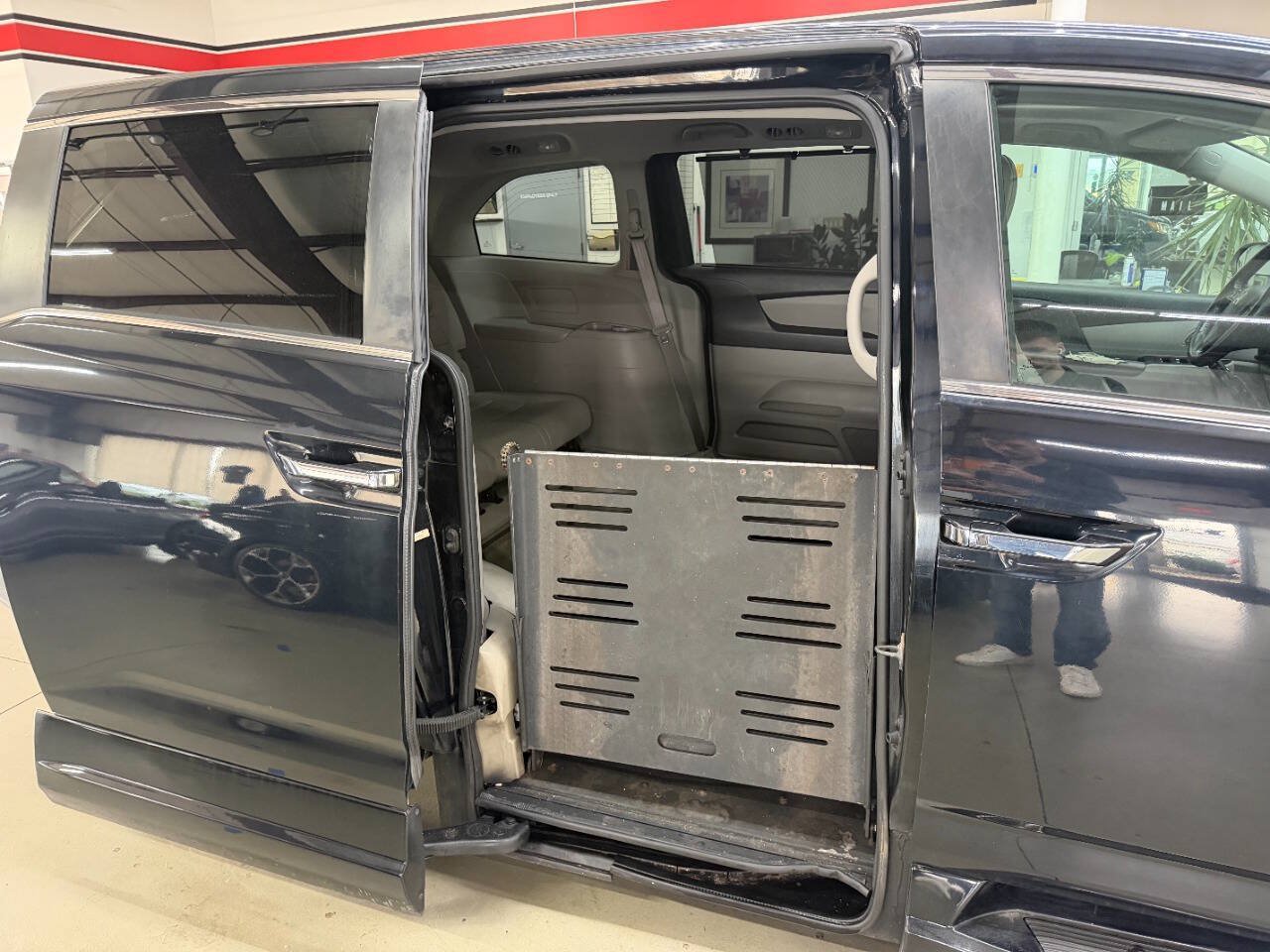 Used 2014 Honda Odyssey EX-L image 13