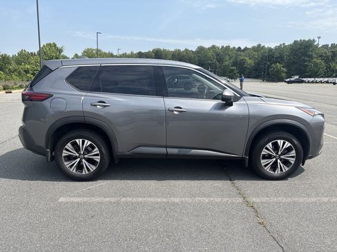 Used 2021 Nissan Rogue SV FWD image 6