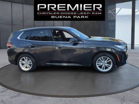 Used 2025 BMW X3 xDrive30i w/ Premium Package image 9