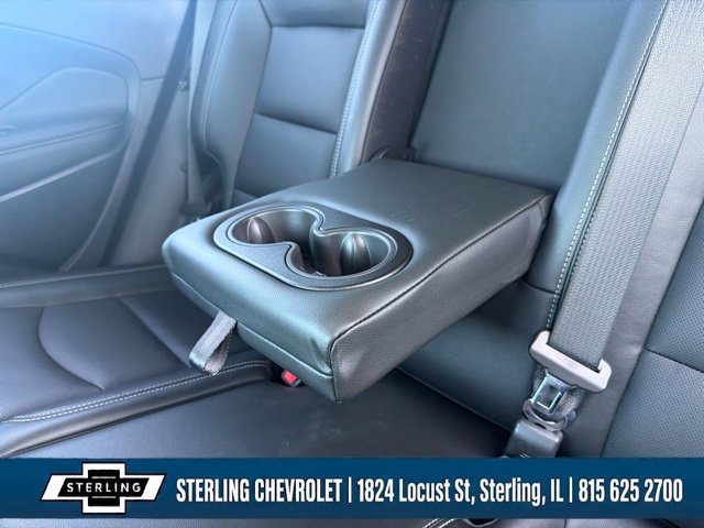 Used 2022 GMC Terrain SLT w/ Infotainment Package II AWD/4WD image 30