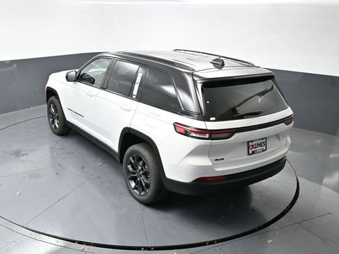 New 2025 Jeep Grand Cherokee Limited w/ Trailer Tow Package image 44
