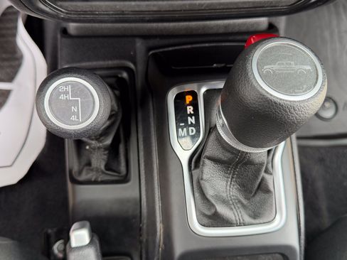 Used 2021 Jeep Gladiator Sport AWD/4WD image 25