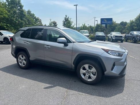 Used 2021 Toyota RAV4 XLE FWD image 8