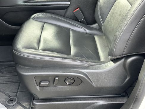 Used 2021 Chevrolet Tahoe LT w/ LT Signature Package image 12