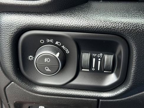 Used 2019 RAM 1500 Big Horn AWD/4WD image 42