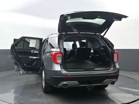 Used 2022 Ford Explorer Limited w/ Equipment Group 301A RWD image 37