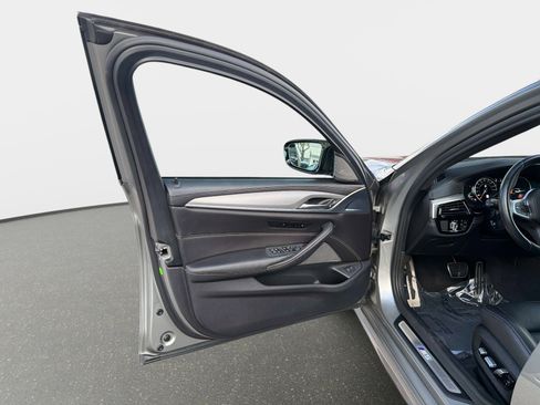 Used 2019 BMW M5 w/ Executive Package image 34