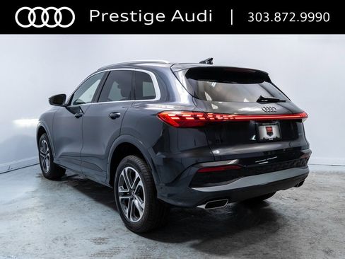 Used 2025 Audi Q5 Premium w/ Convenience Package image 4