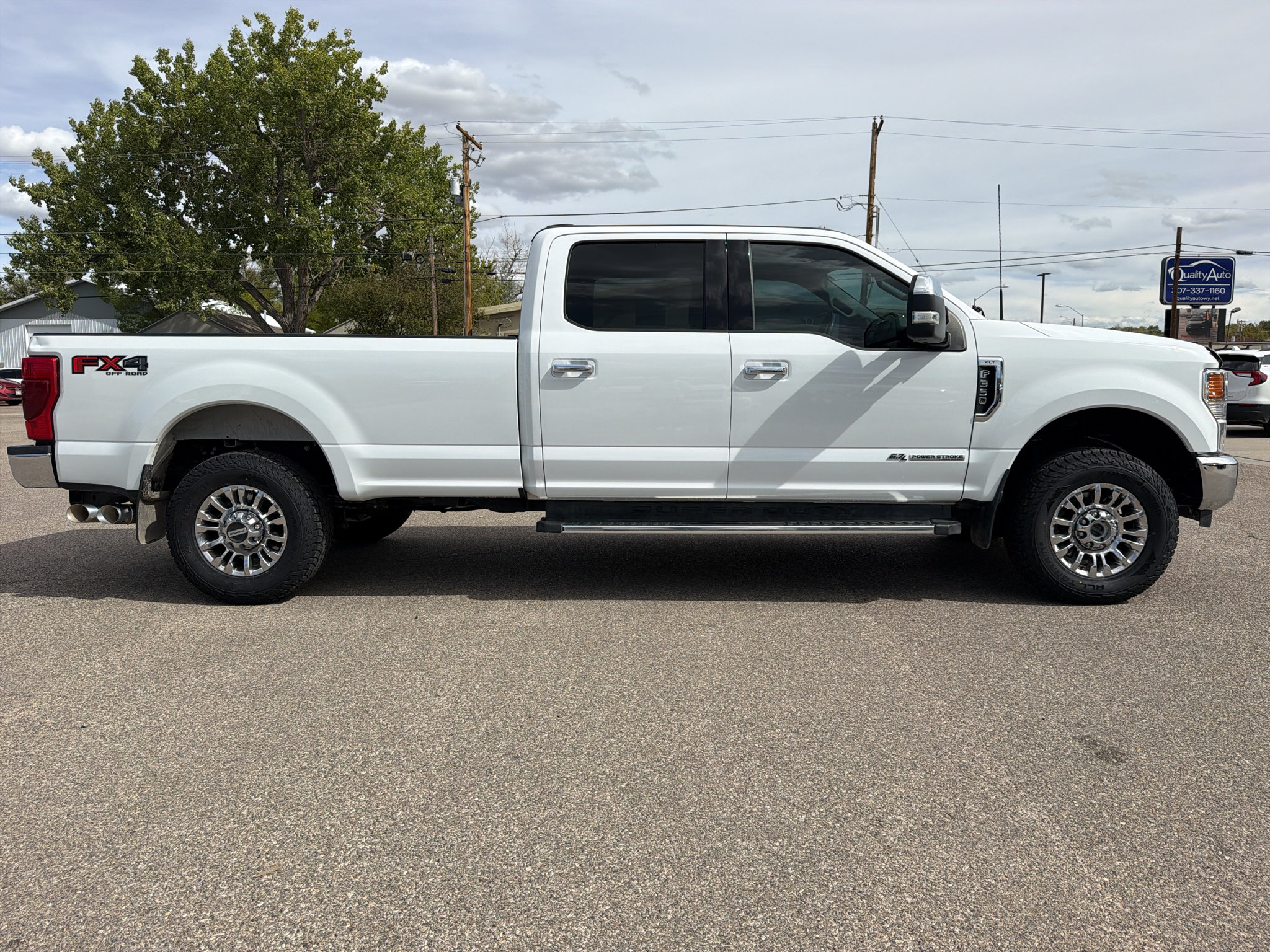 Used 2022 Ford F350 XLT w/ XLT Premium Package AWD/4WD image 6